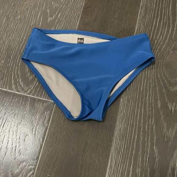 Tea Collection Shirts and Swim Lot Size 6 - Picture 7 of 10